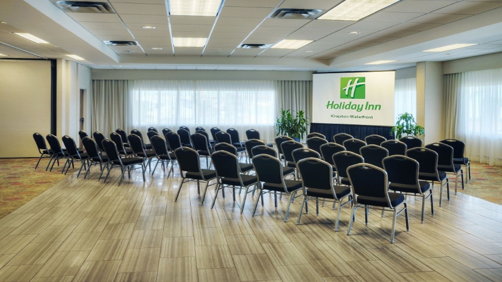 Фото Holiday Inn Kingston Waterfront