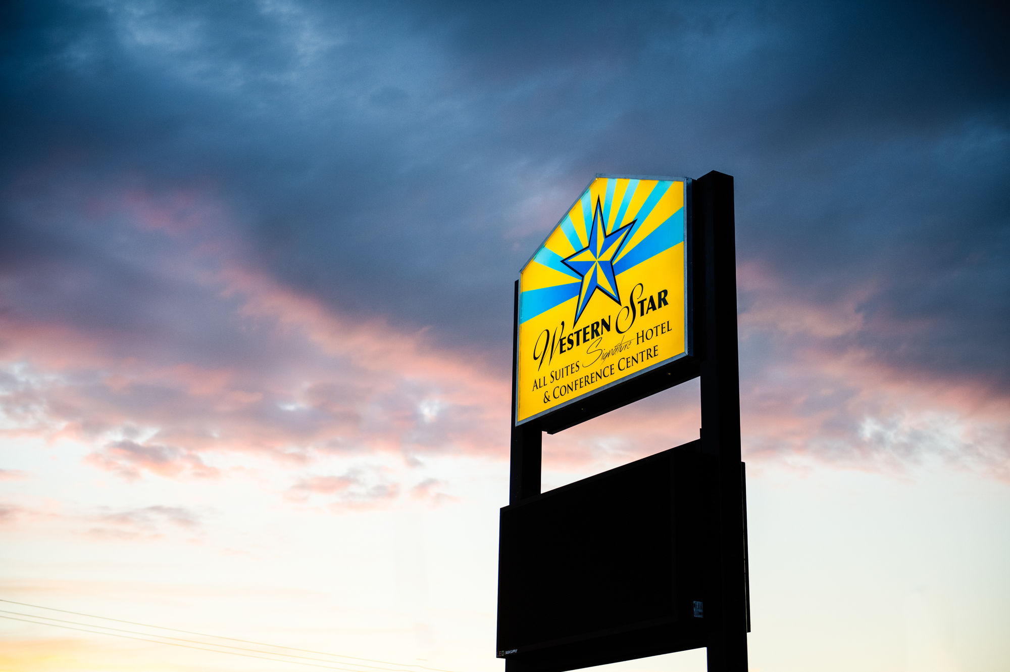 Фото Western Star All Suites Signature Hotel