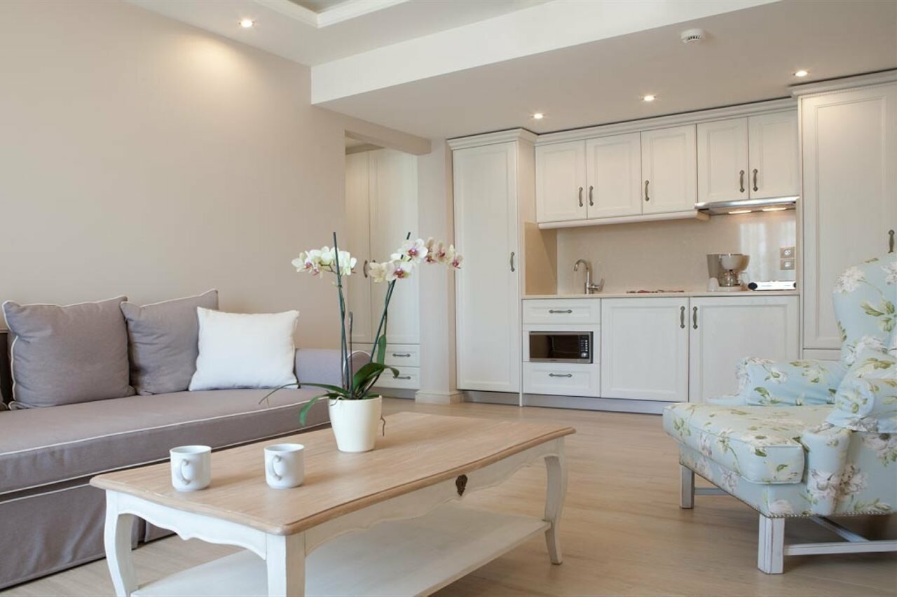 Фото Royal Nidri Hotel & Apartments