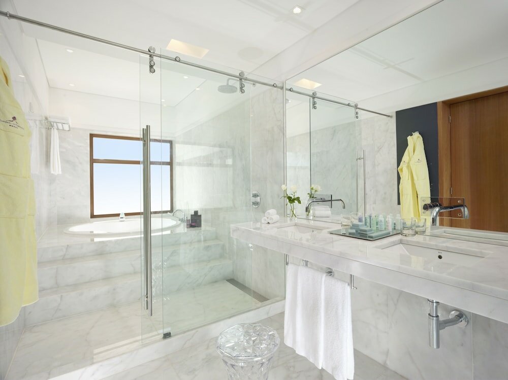 Фото Convento do Espinheiro, Historic Hotel & SPA