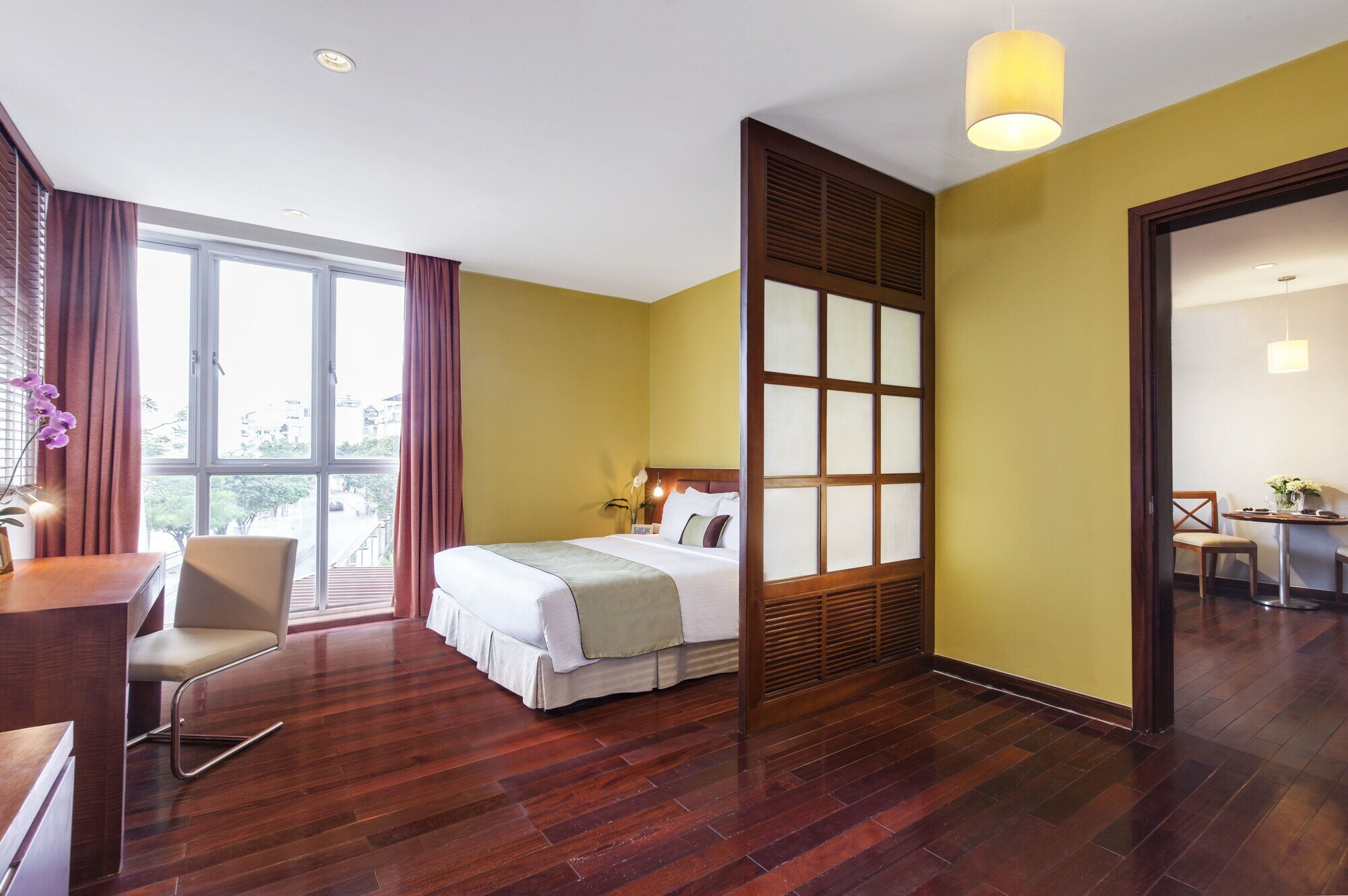 Фото Somerset West Lake Hanoi