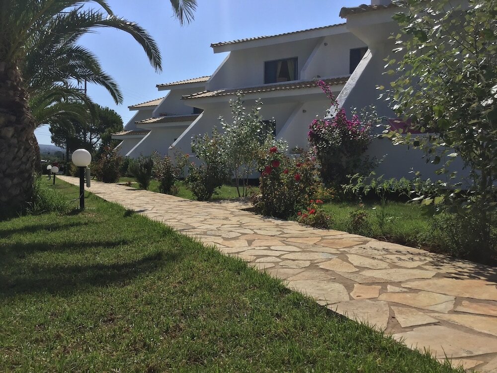 Фото Oasis Hotel