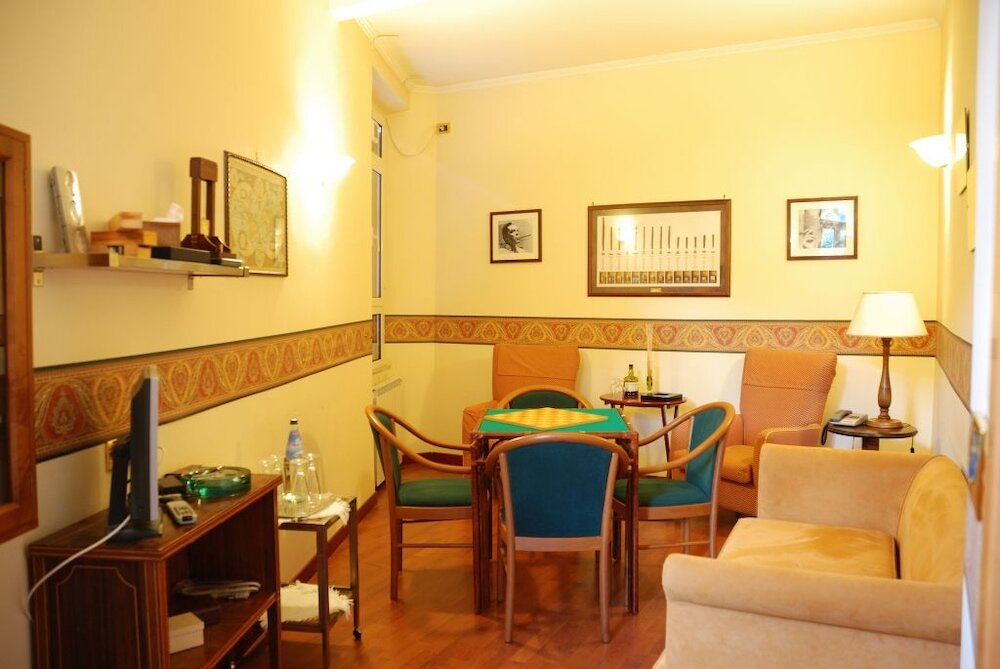 Фото Hotel Iris Crillon