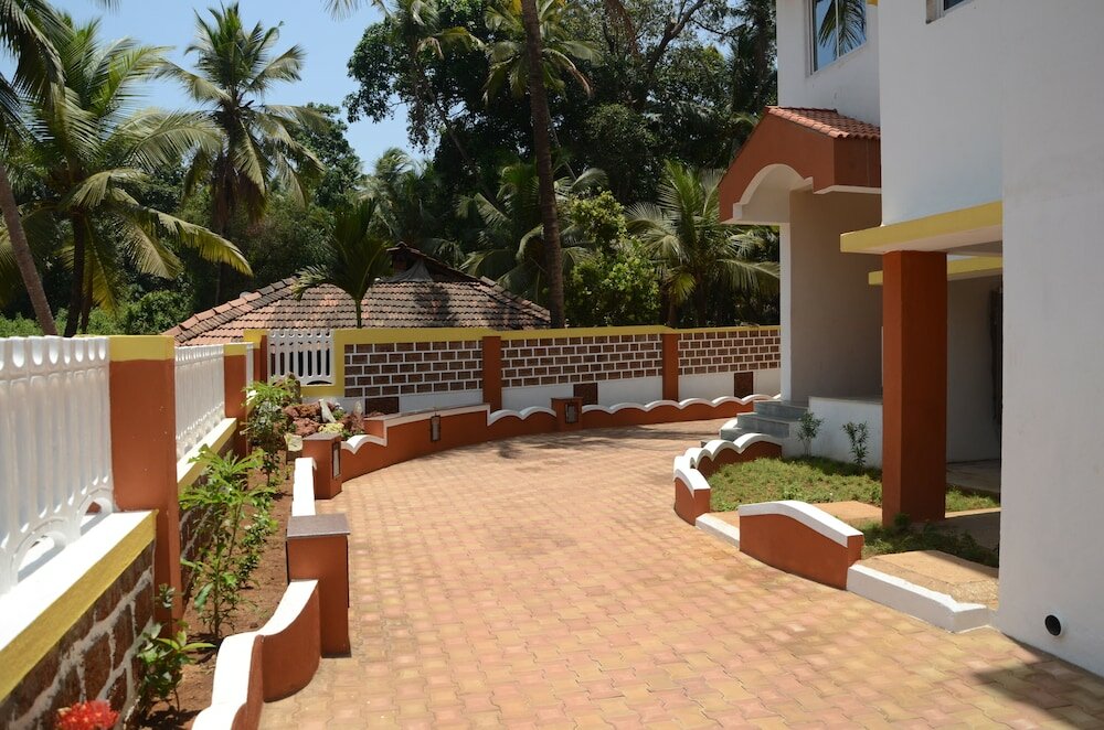 Фото A's Holiday Beach Resort