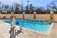Фото Holiday Inn Express Hotel & Suites Dallas South - Desoto, an Ihg Hotel