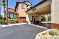 Фото Holiday Inn Express Hotel & Suites Manteca, an Ihg Hotel