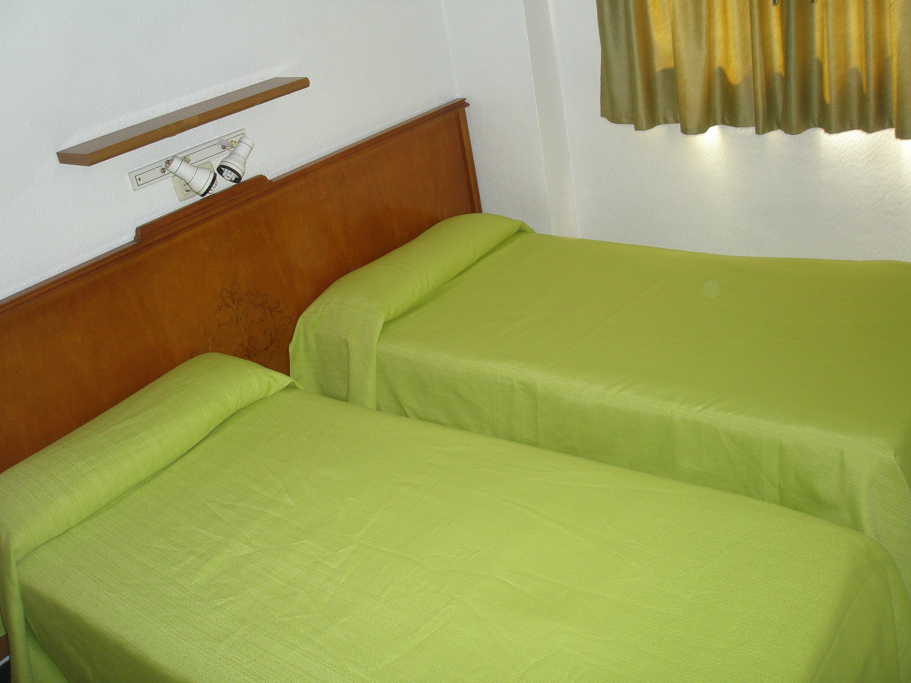 Фото Apartamentos Maria Victoria