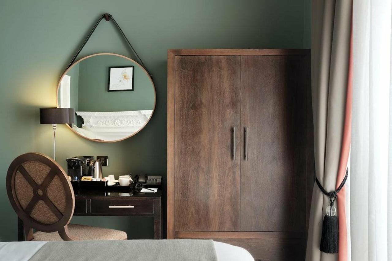 Фото Montagu Place Hotel