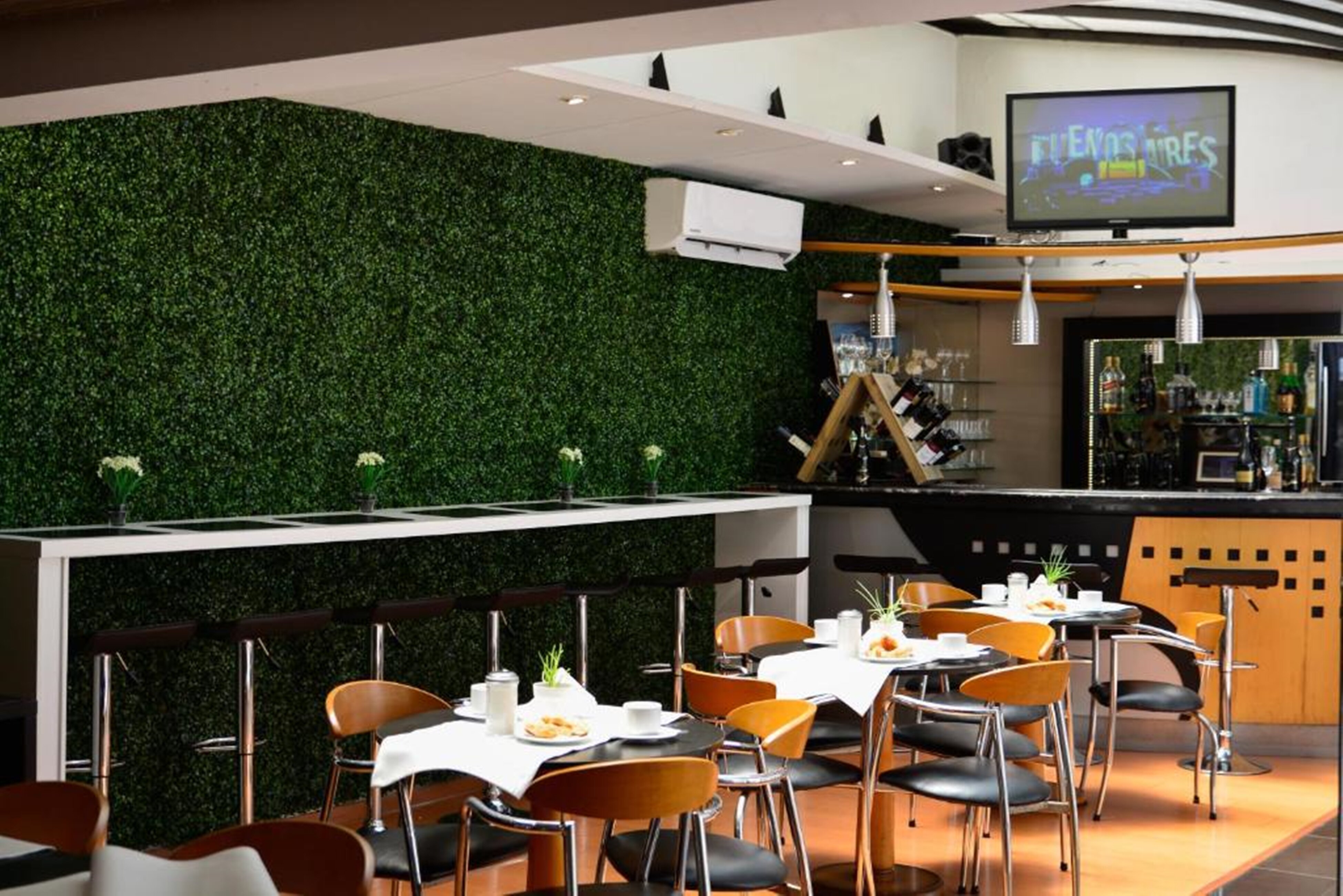 Фото Pocitos Plaza Hotel