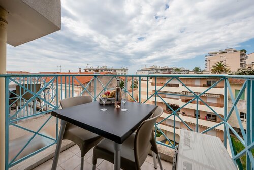 Гостиница Residhotel Les Coralynes в Каннах