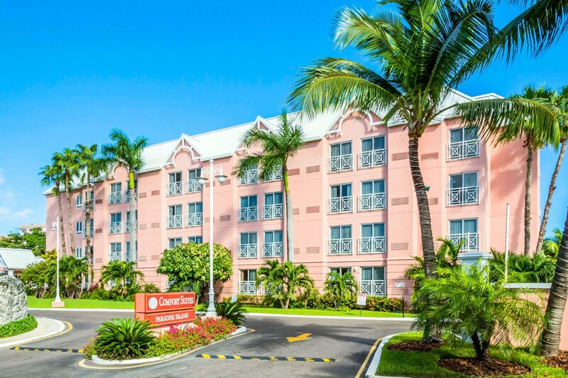 Гостиница Comfort Suites Paradise Island