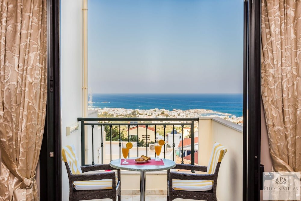 Фото Pilot's Villas Luxury Suites