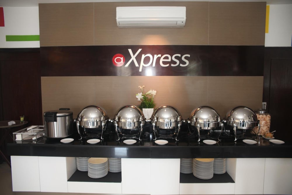 Фото Amaris Hotel Simpang Lima