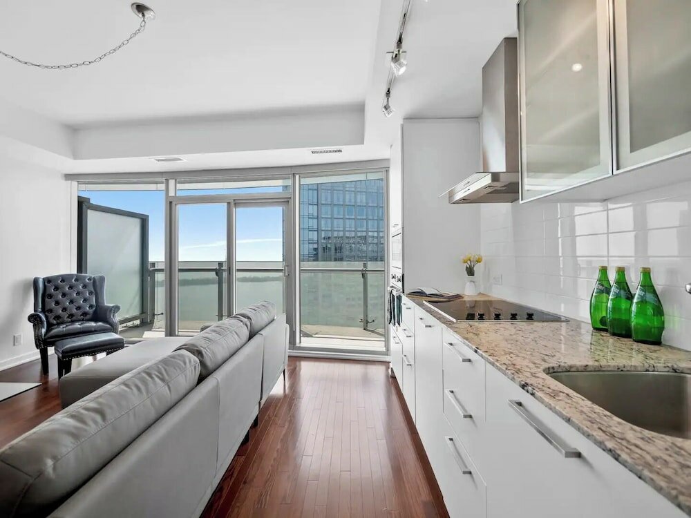 Фото The Harbour Toronto