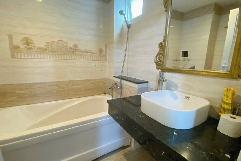 Фото Crowne Bui Vien Hotel