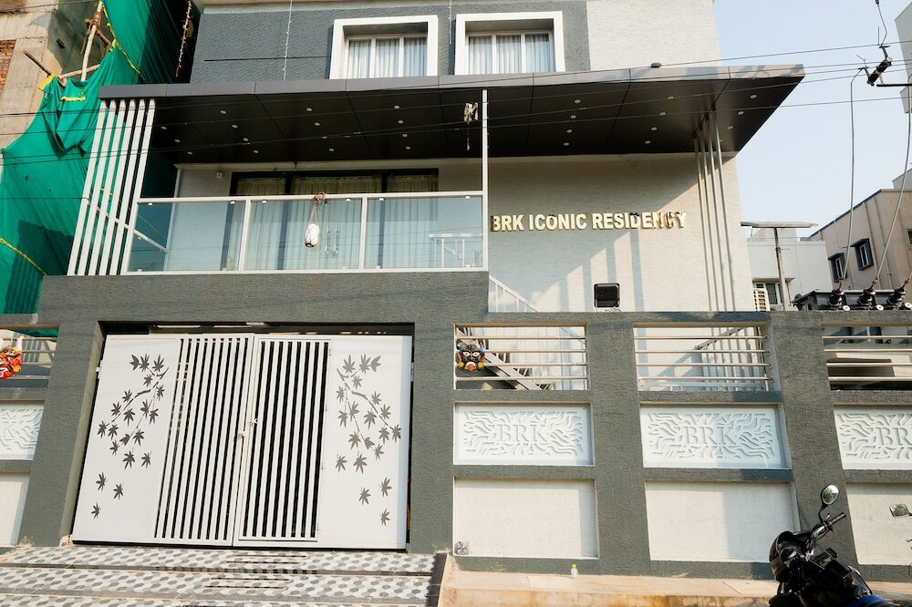 Фото Fabhotel Brk Iconic Residency