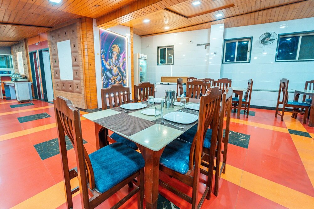 Фото Treebo Trend Raval Resort