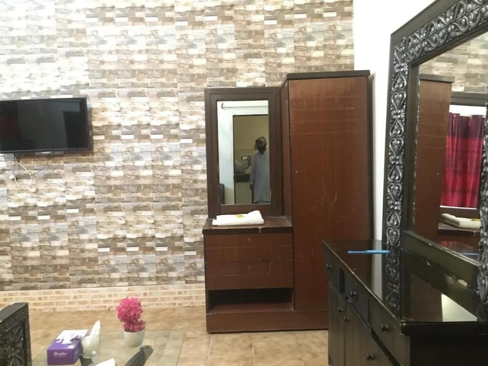 Фото Embassy inn Guest House Hyderabad