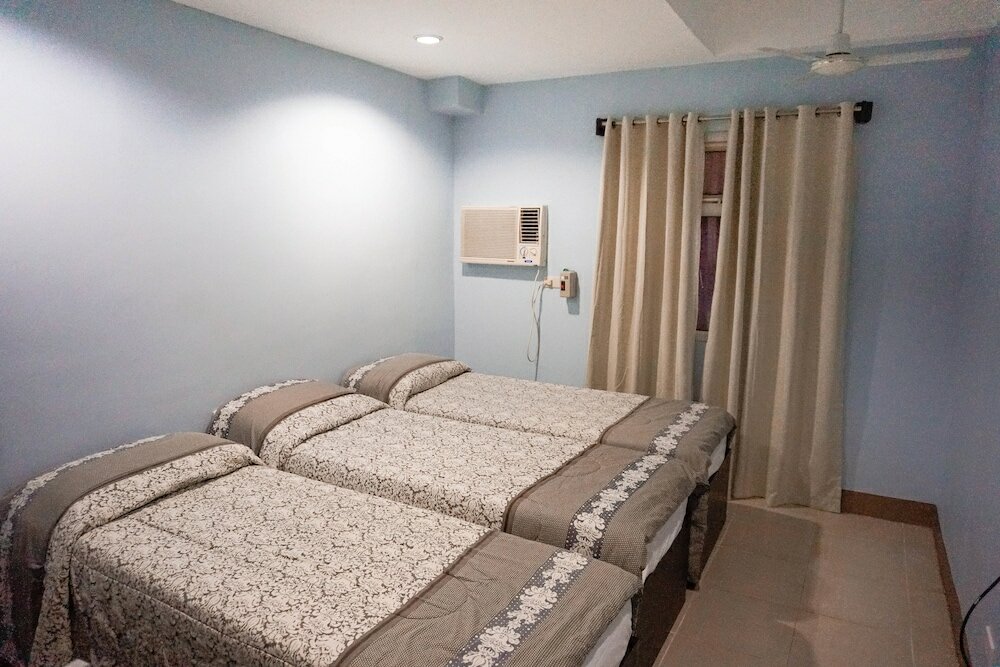 Фото Crowne Garden Hotel