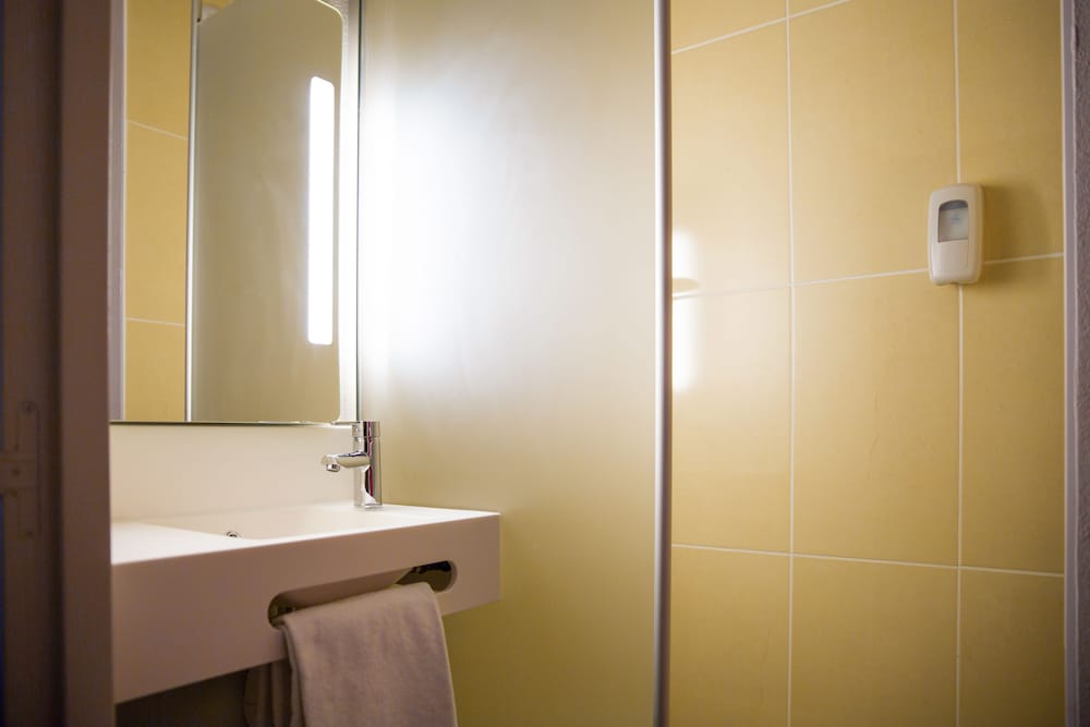 Фото B&B Hotel La Roche-sur-Yon