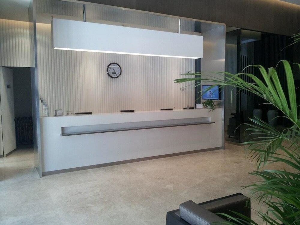 Фото Jinjiang Inn Baoding Railway Station