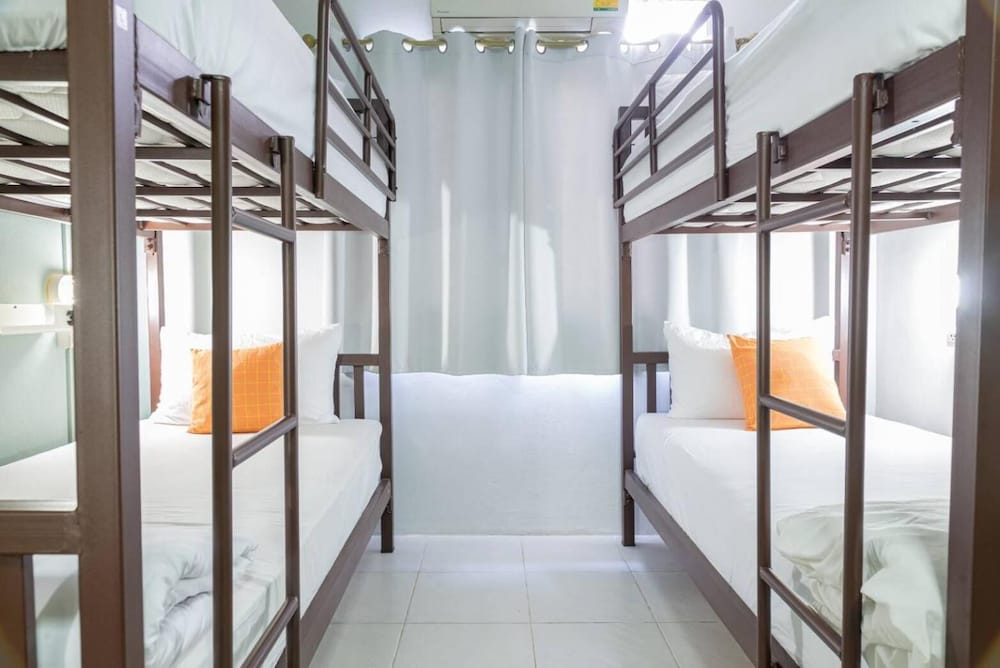 Фото Asoke Montri Hostel