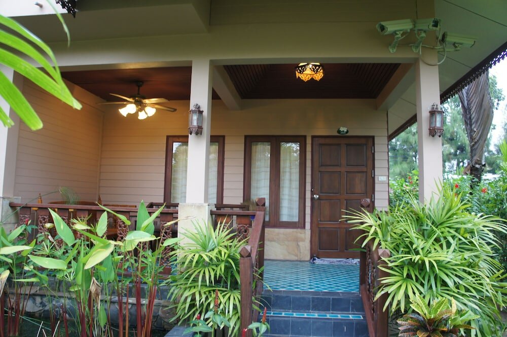 Фото Palm Village Phuket Hotel