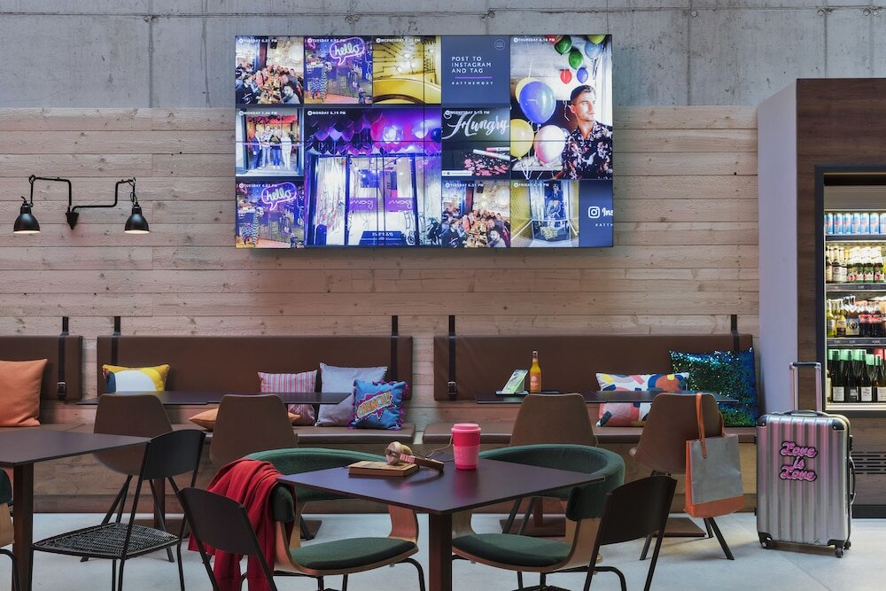 Фото Moxy Frankfurt City Center