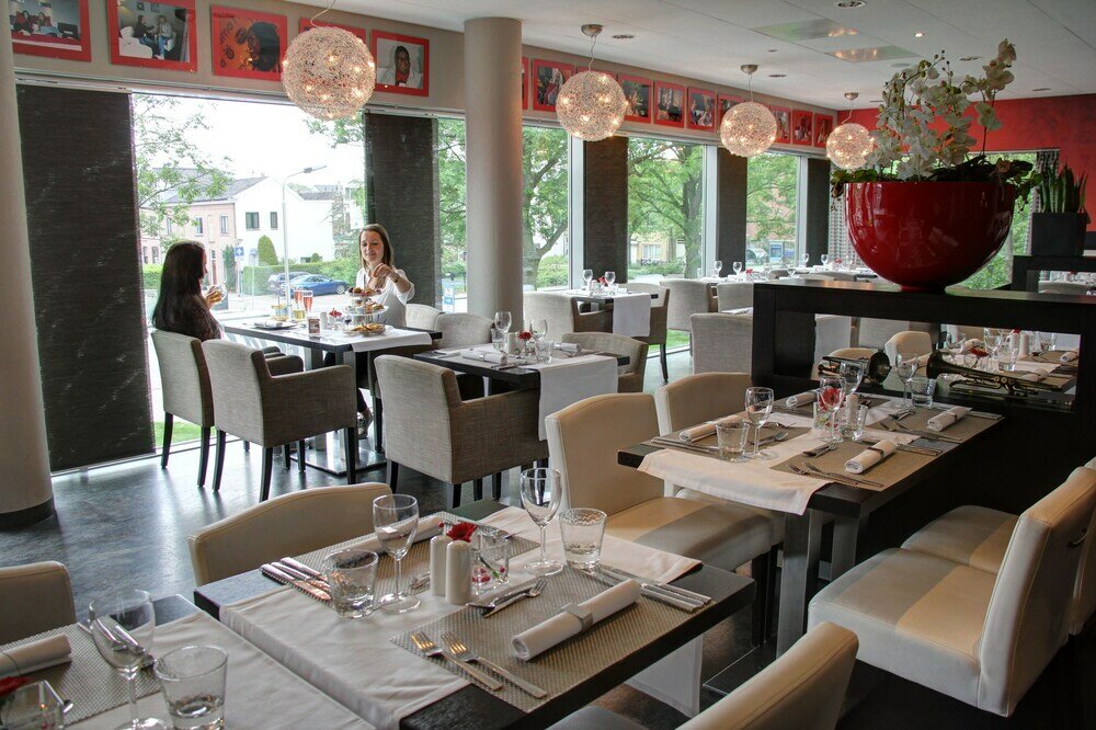 Фото Hampshire Delft Centre