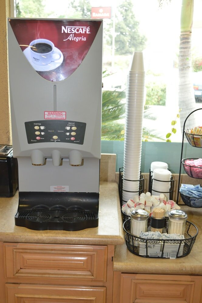 Фото Ontario Airport Inn