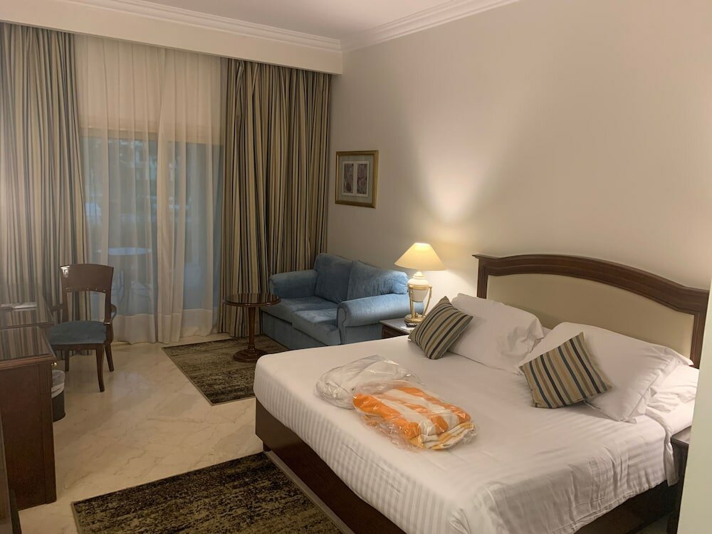 Фото Movenpick Hotel Cairo Media City