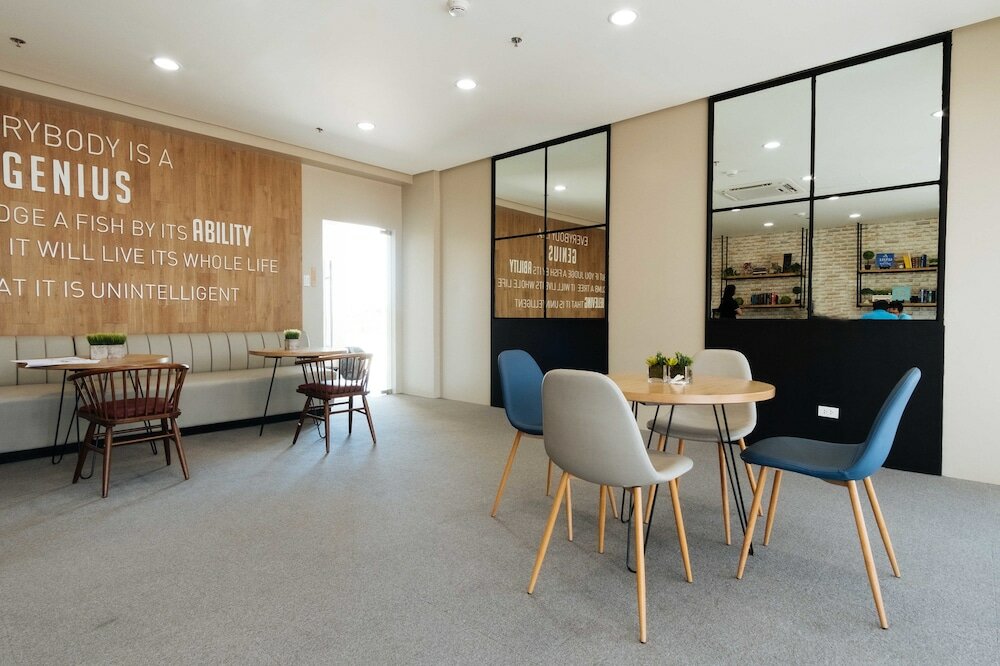 Фото RedDoorz Premium @ Vista Heights Legarda