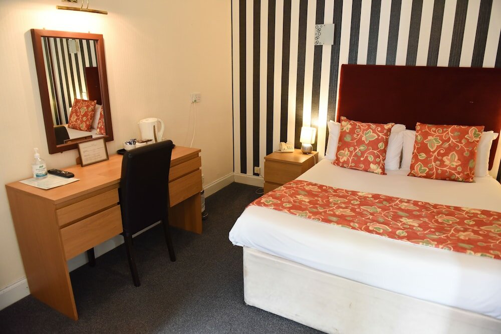 Фото Castlecary House Hotel