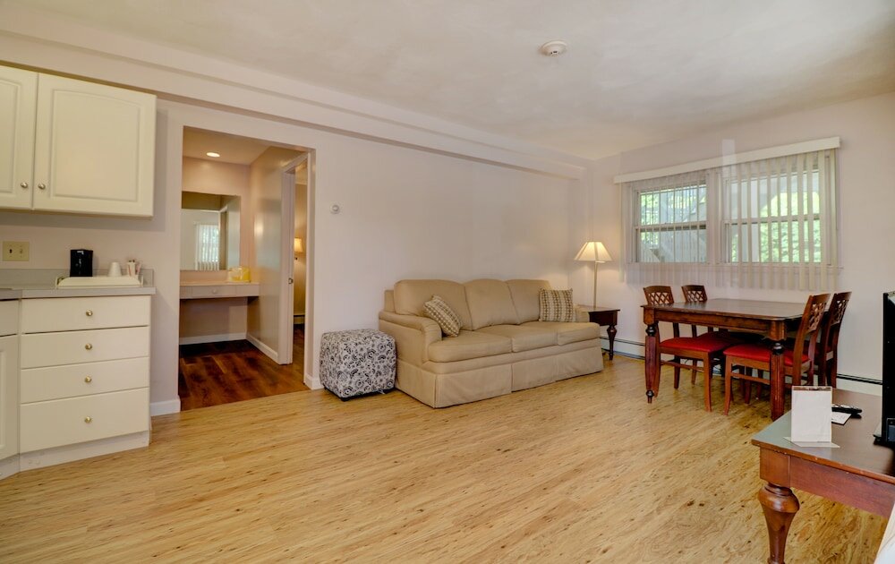 Фото Hamilton Village Inn