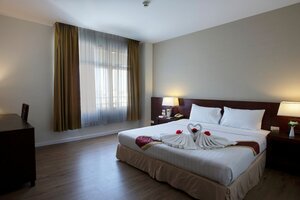 Гостиница Golden Crown Grand Hotel