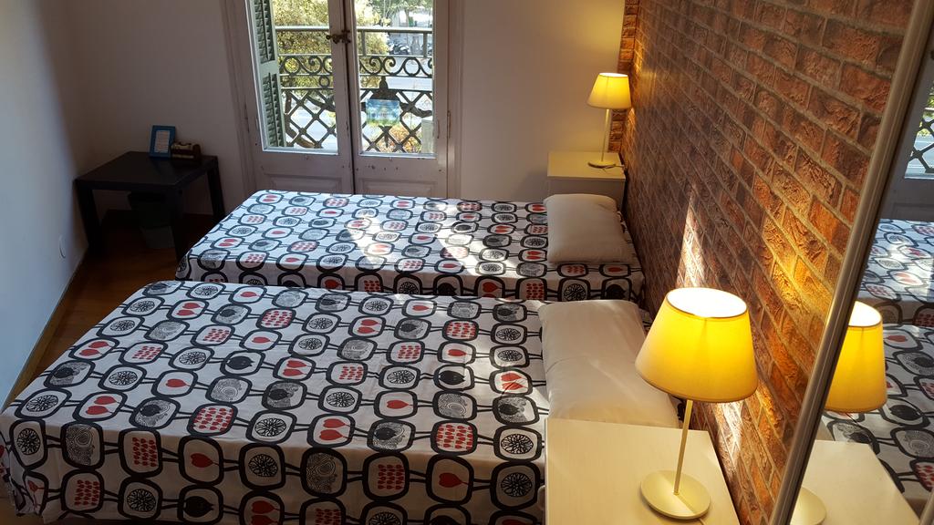 Фото Diagonal House