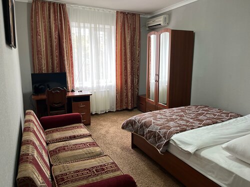 Внешний вид отеля Парламент в Астрахани, фото 3