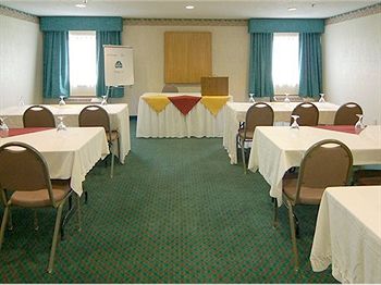 Фото La Quinta Inn by Wyndham Peru Starved Rock State Park