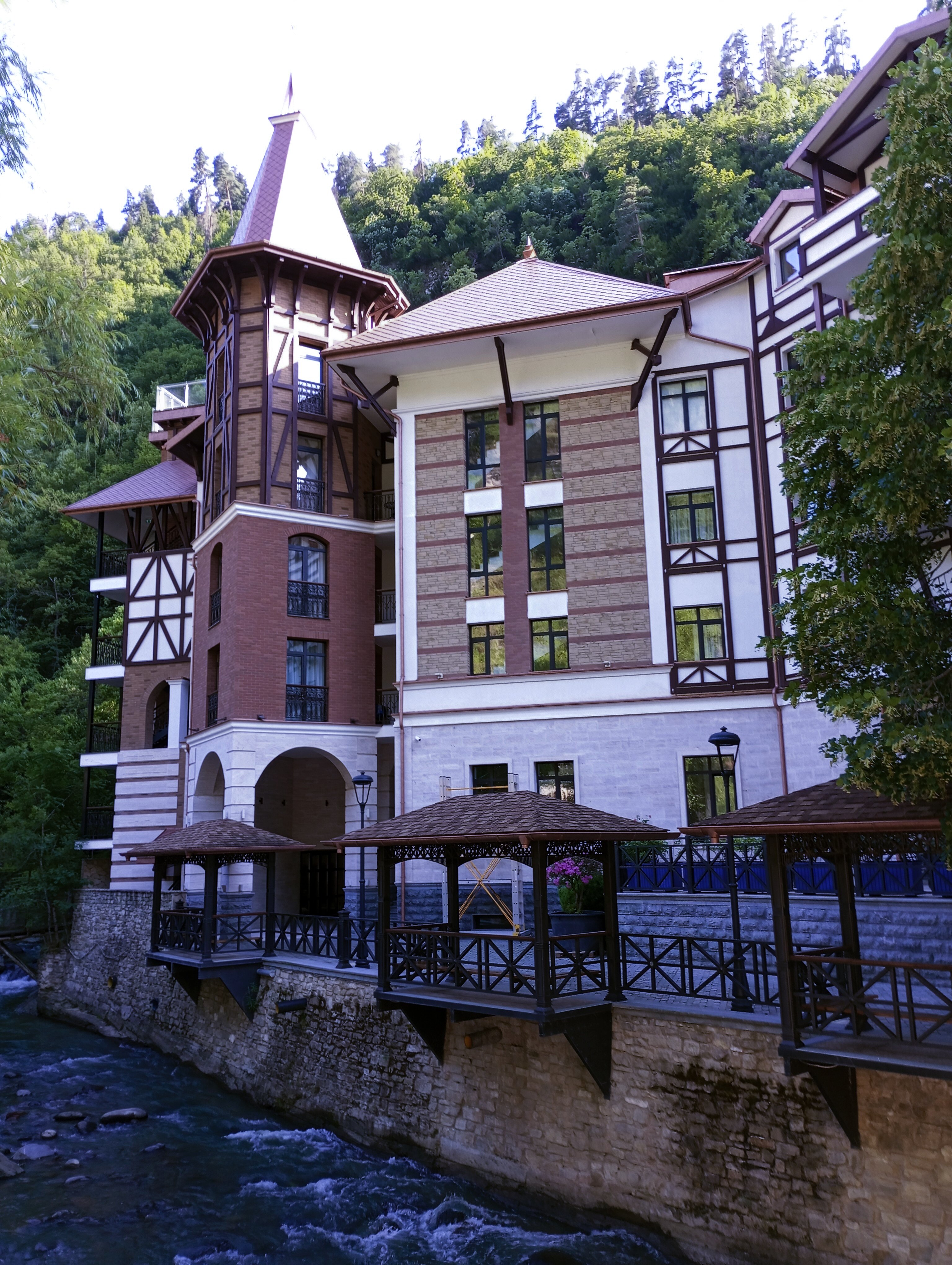 Фото Crowne Plaza Borjomi 