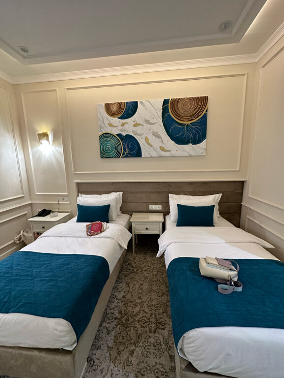 Фото Zarafshon Parkside Hotel