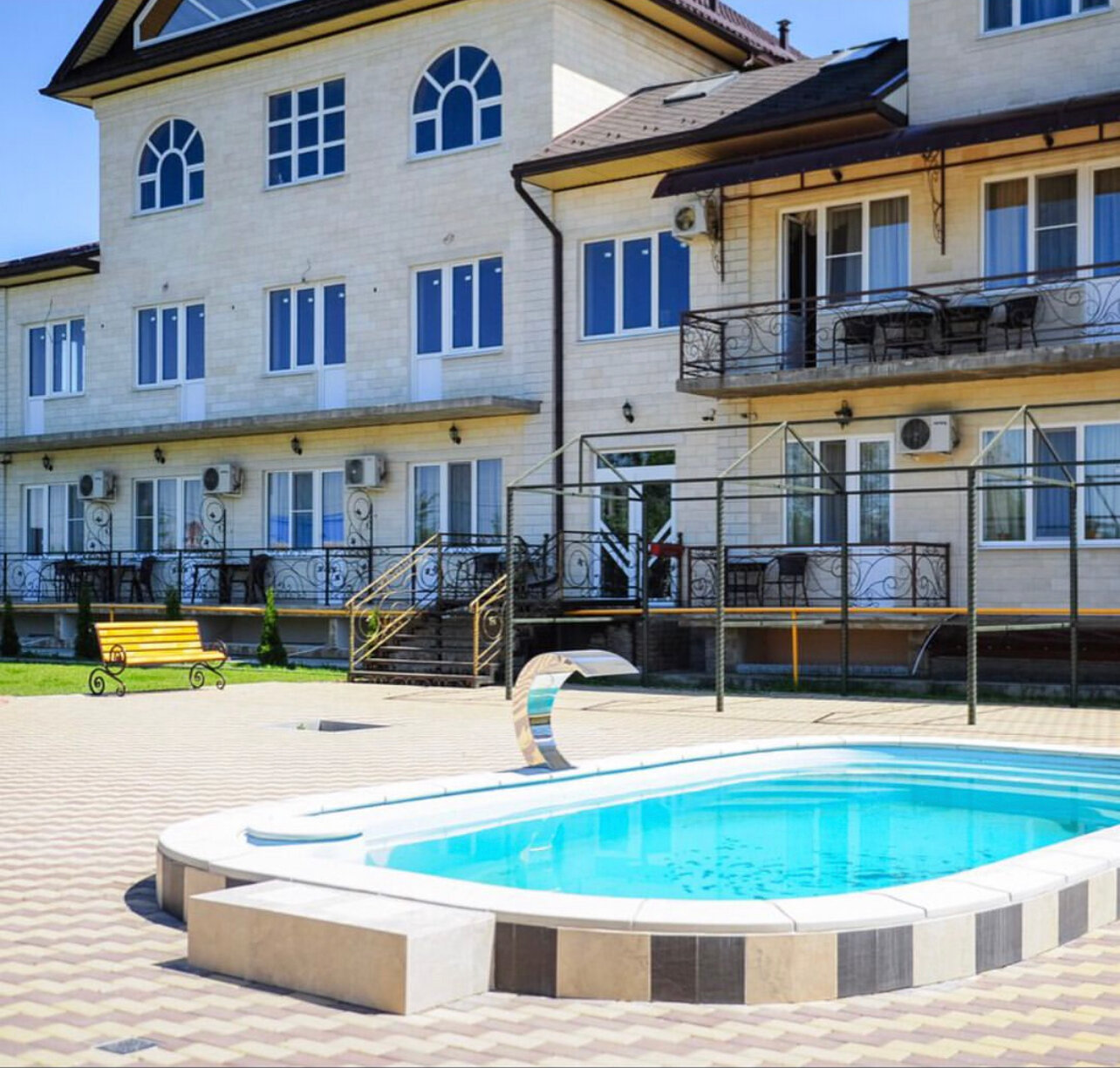 Фото отеля 1