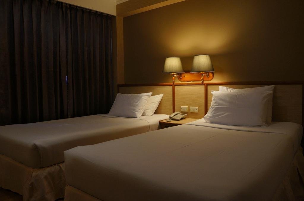 Фото Station One Hotel