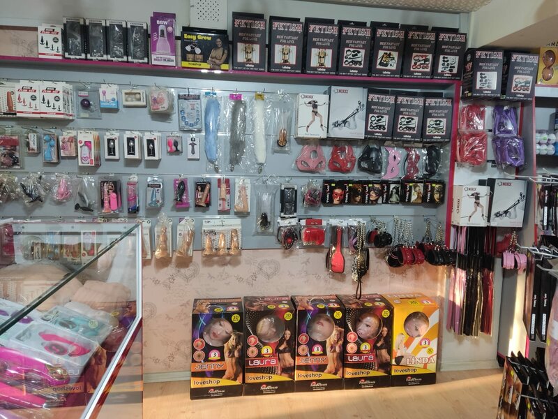 Delfinariumdagi uchta porno video