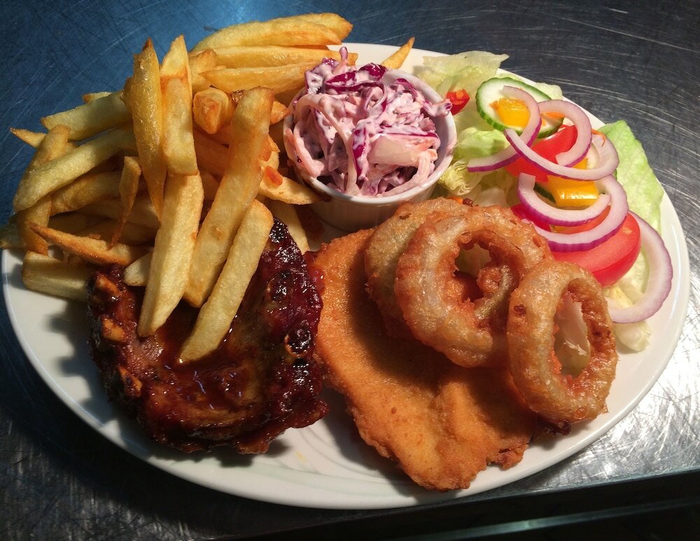 Фото Half Moon Hotel and Restaurant