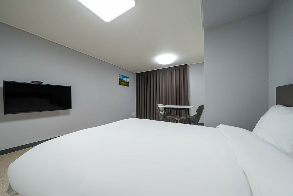 Фото Yeosu Myoungga Hotel