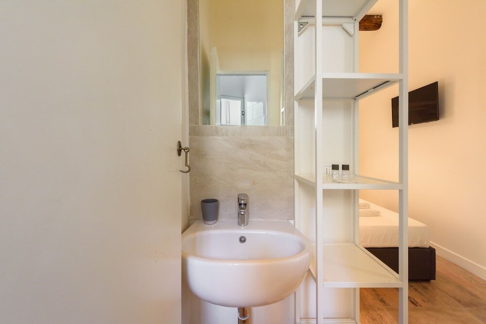 Фото Novella Contemporary Apartment