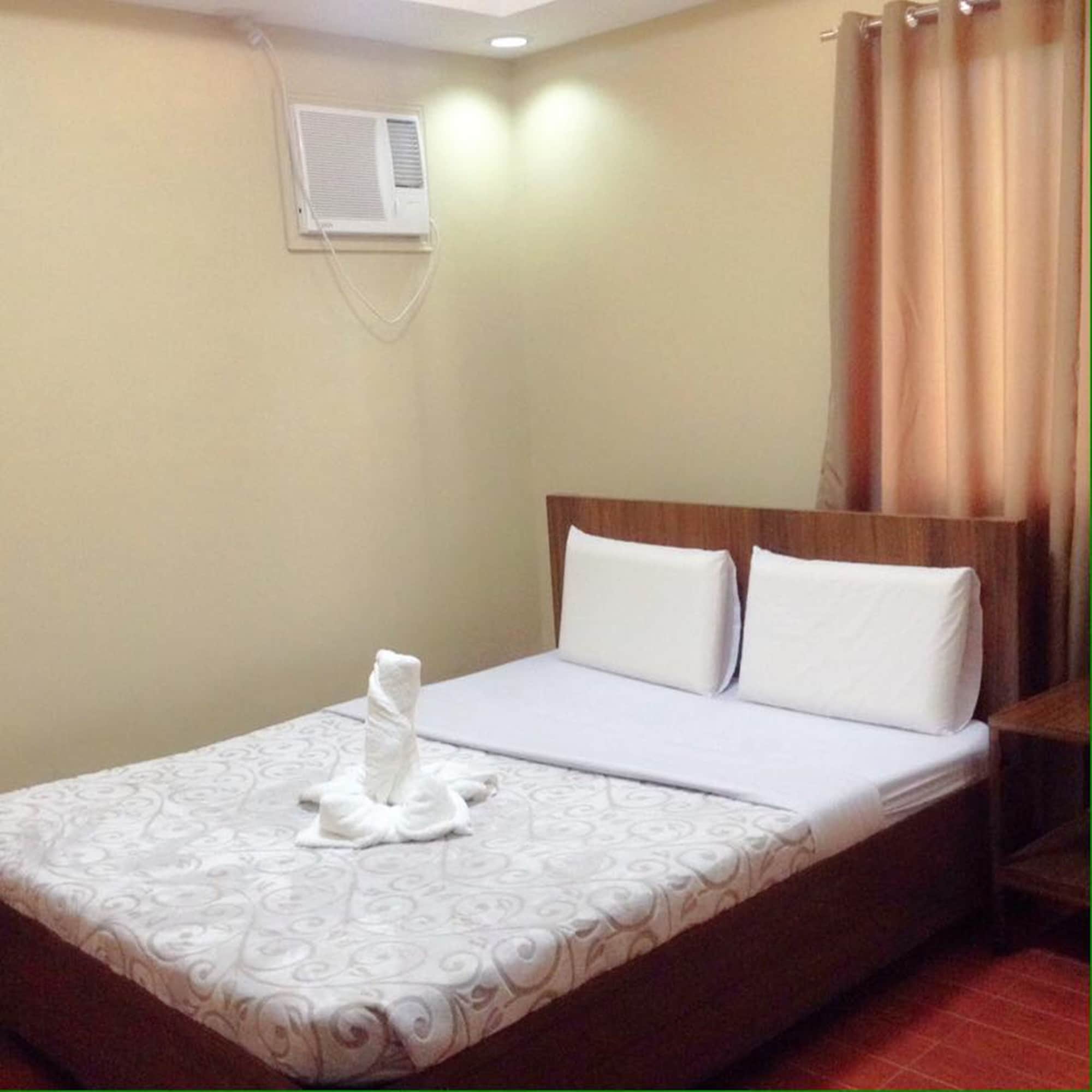 Фото East Square Inn