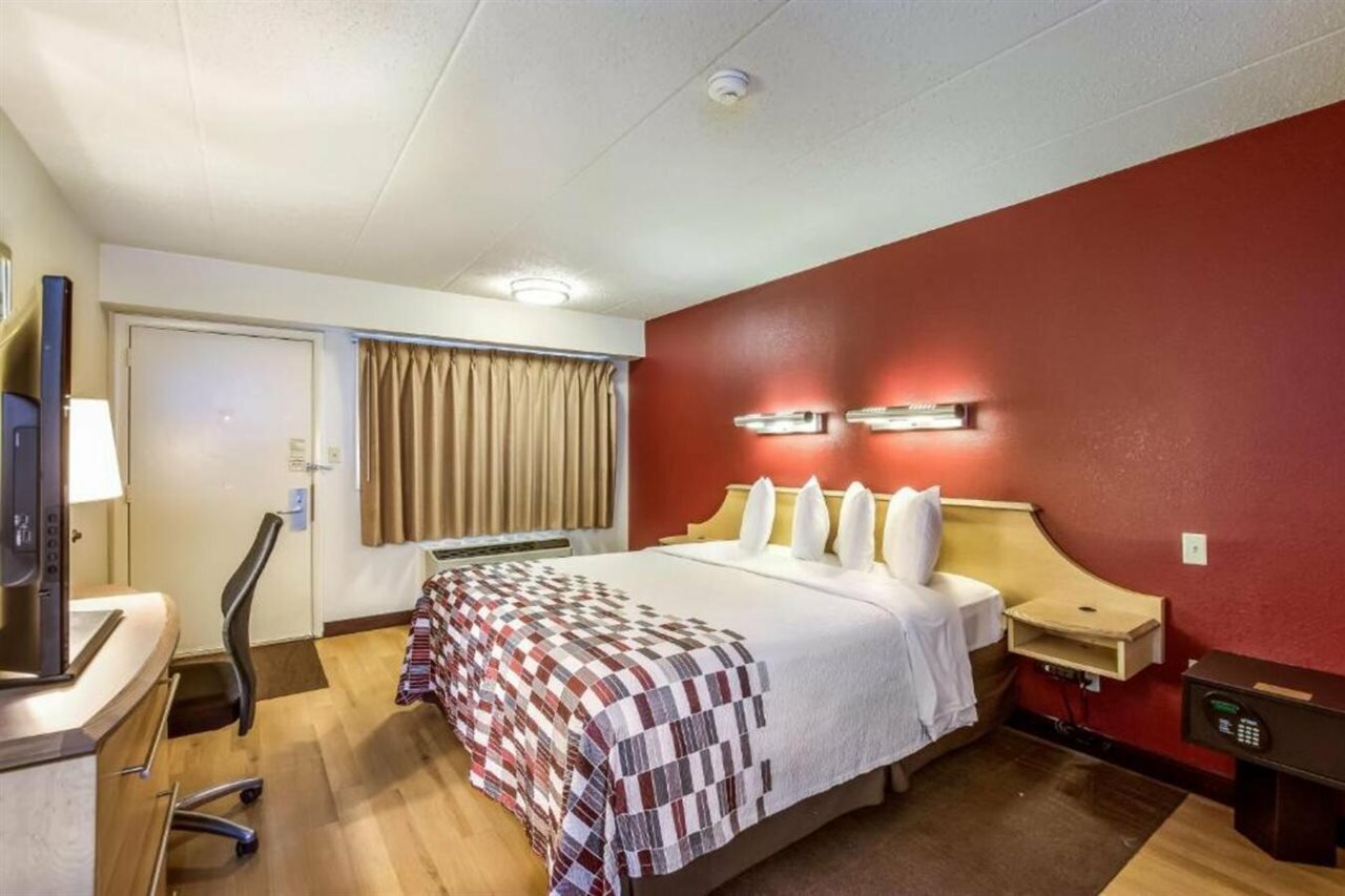 Фото Red Roof Inn Detroit - Plymouth/Canton