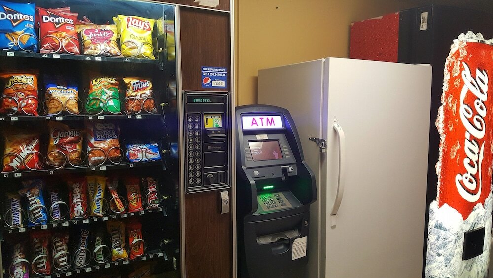 Фото Super 8 by Wyndham Minot Airport