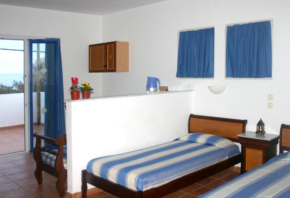 Фото Katikies Studios & Apartments